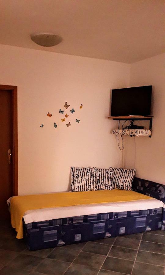 Apartments Aleksandra Rab Town Buitenkant foto